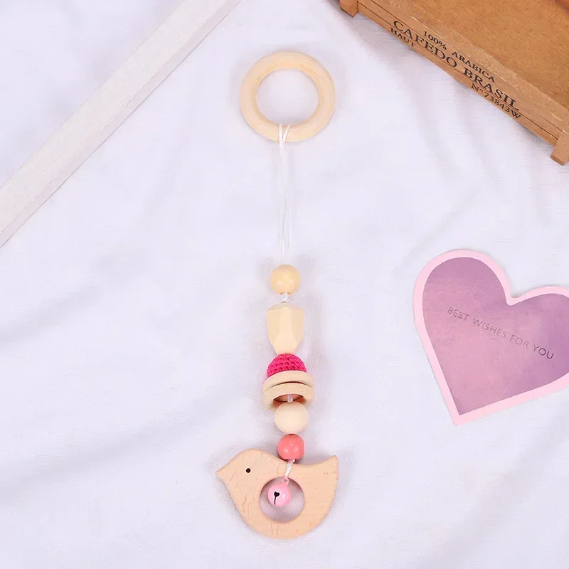 ของเล่นไม้สั่นสำหรับเด็ก4ชิ้น/เซ็ตที่วางมือถือในยิมที่แขวนของเล่นประสาทสัมผัสพับเก็บได้สำหรับออกกำลังกายในห้องทารกแรกเกิดออกกำลังกายในยิม