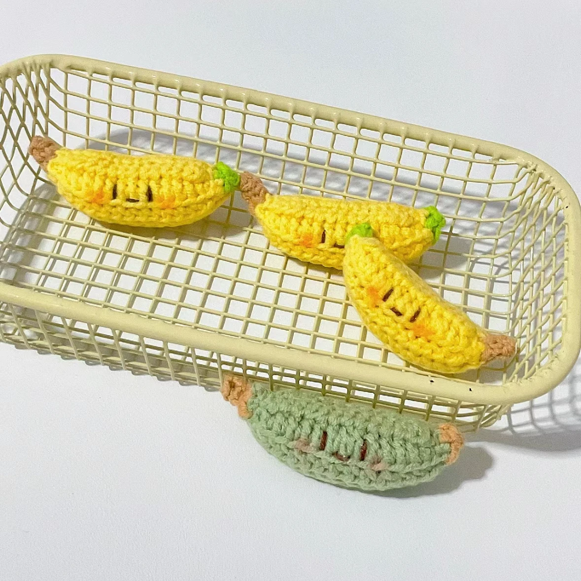バナナ糸フック針 DIY 編み物材料バッグキーホルダーギフト完成品不織布普通糸キーホルダー