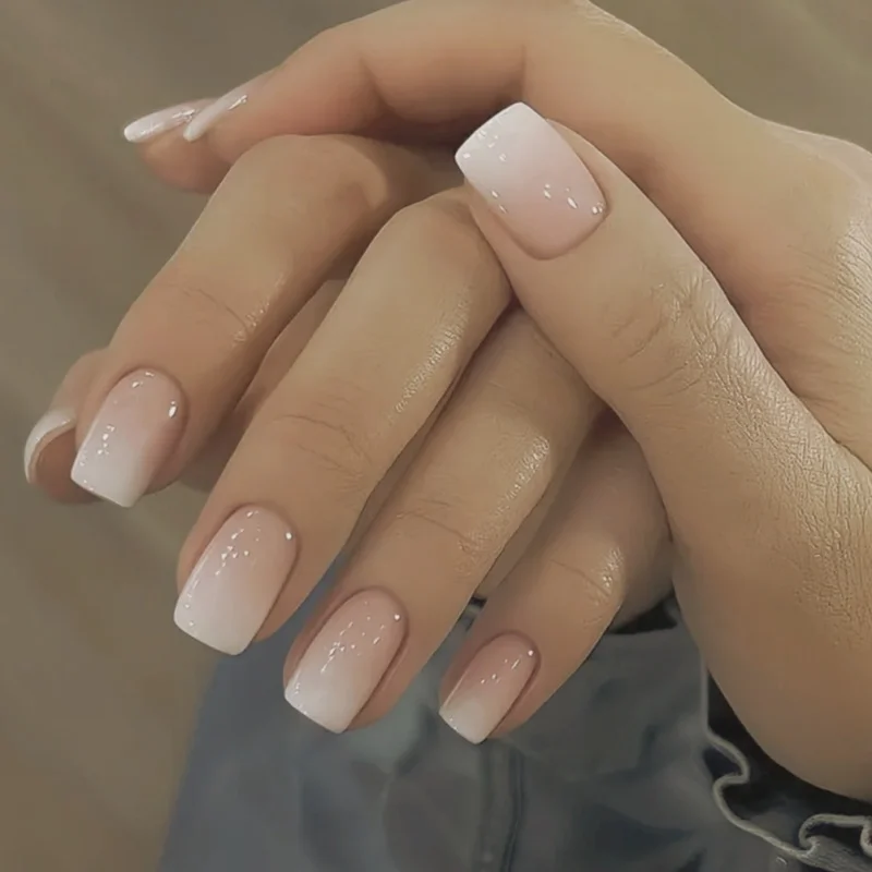 Juego de Uñas Postizas Brillantes Ovaladas Cortas con Brillo y Gradiente Francés, Puntas de Uñas Reutilizables de Cobertura Completa con Pegamento para Mujeres y Niñas