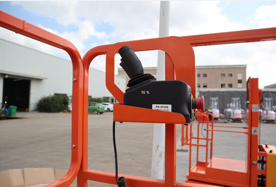 EVERLIFT 300KG Capacidade 3m 4m 5m Pequenas Plataformas de Trabalho Elevador de Tesoura Plataforma de Trabalho Elevada Elevador de Tesoura Completamente Elétrico