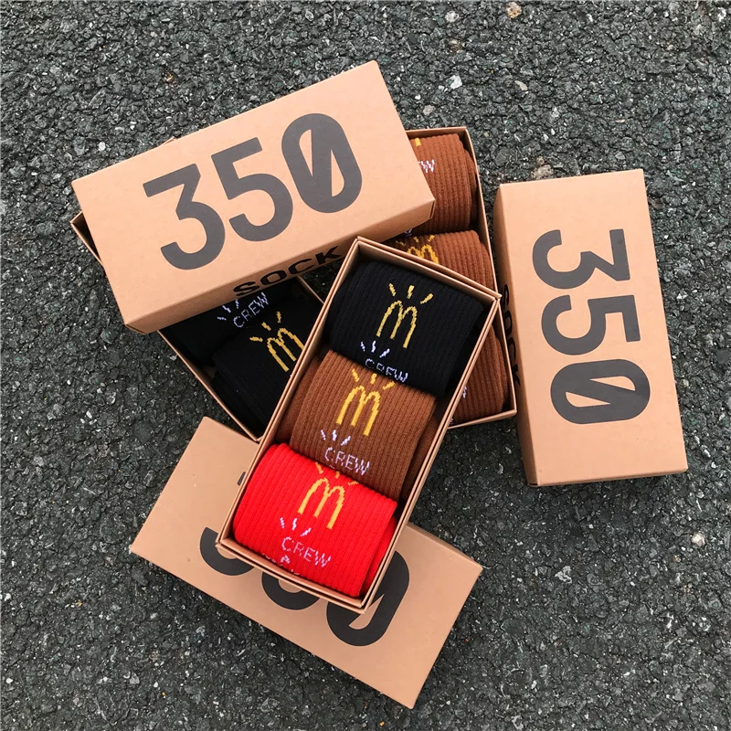 3 pares de cajas de regalo Calcetines deportivos de algodón para hombre modelos de pareja cómodos e interesantes tendencia hip-hop carta anacardo rojo