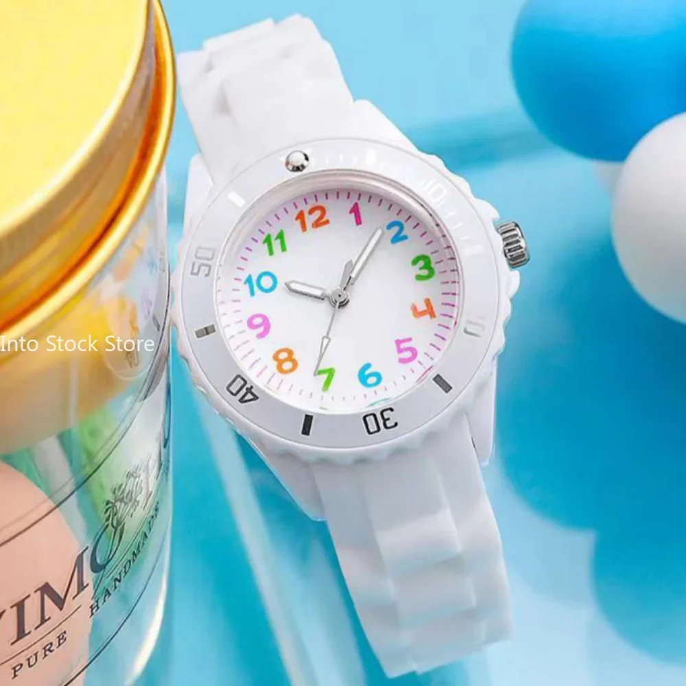 Reloj analógico de silicona suave para niños y niñas, pulsera de cuarzo resistente al agua con número colorido, bonito