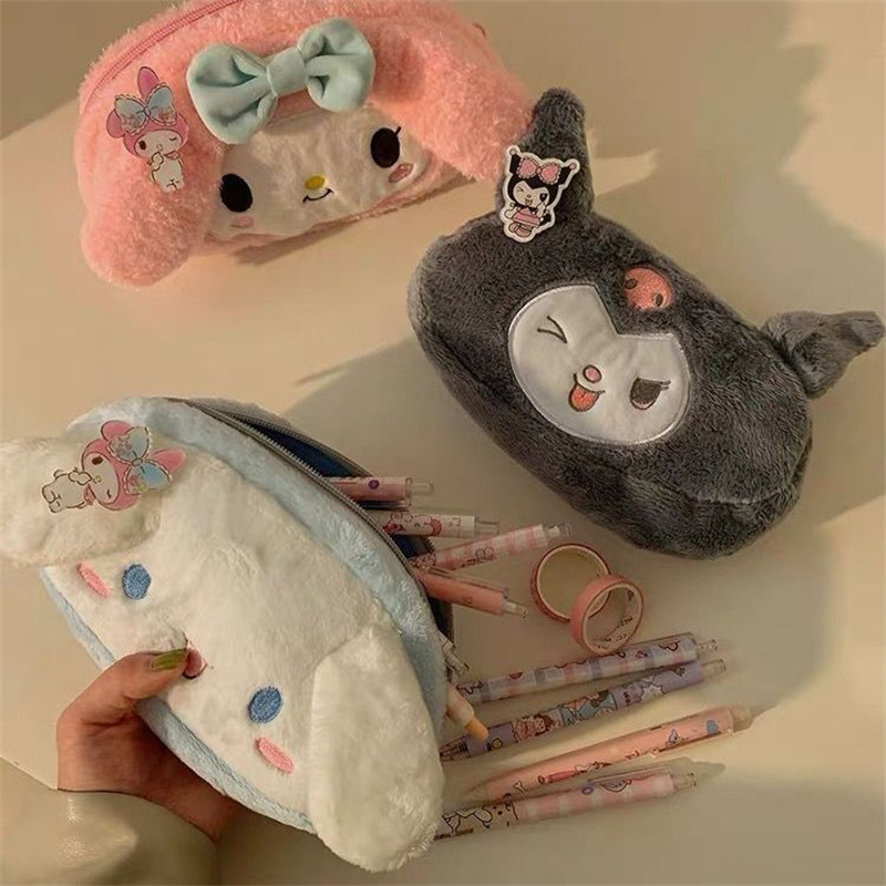 Sanrio Kuromi Melody Cinnamoroll Astuccio per matite Astuccio per penne di grande capacità Simpatico sacchetto cosmetico in peluche Forniture per studenti di cancelleria