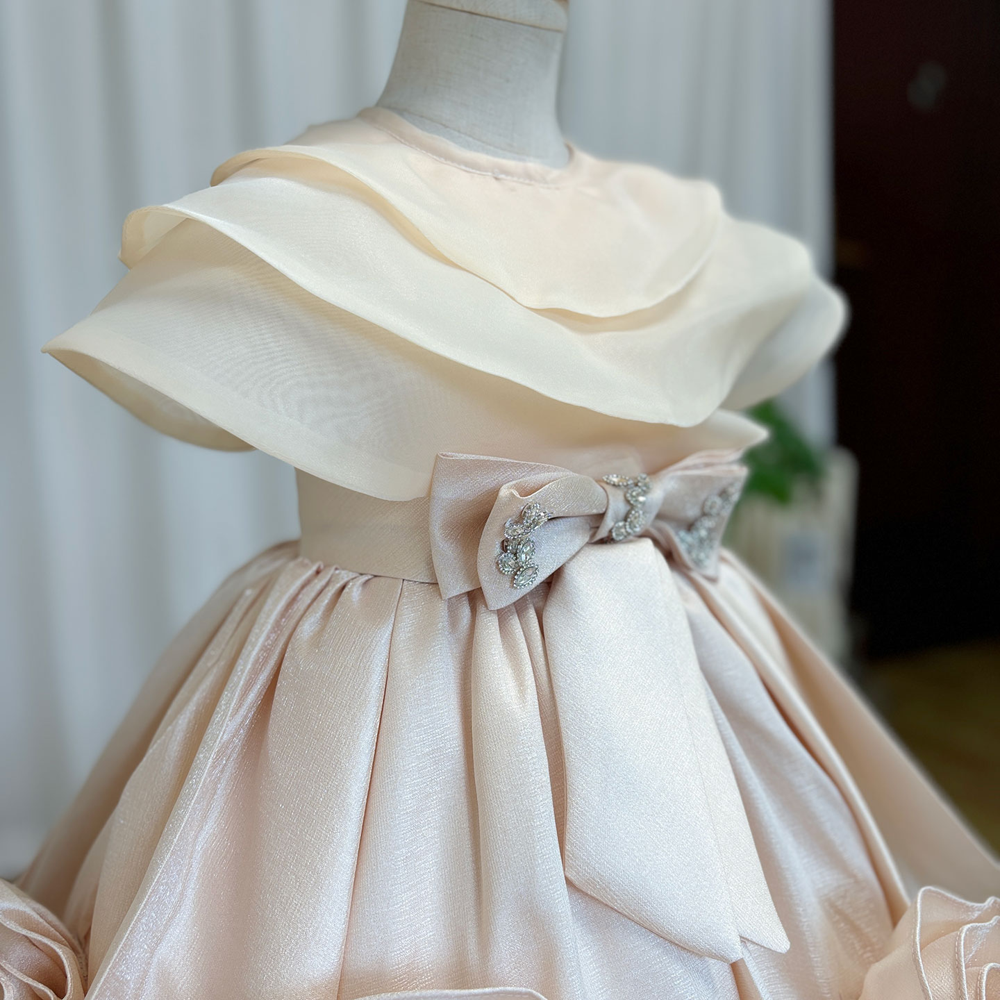 ジルウィッシュ-ベージュの手作りフラワードレス,ヘッドギア,女の子のドレス,結婚式,誕生日パーティー,休日,エレガント,2025,j104
