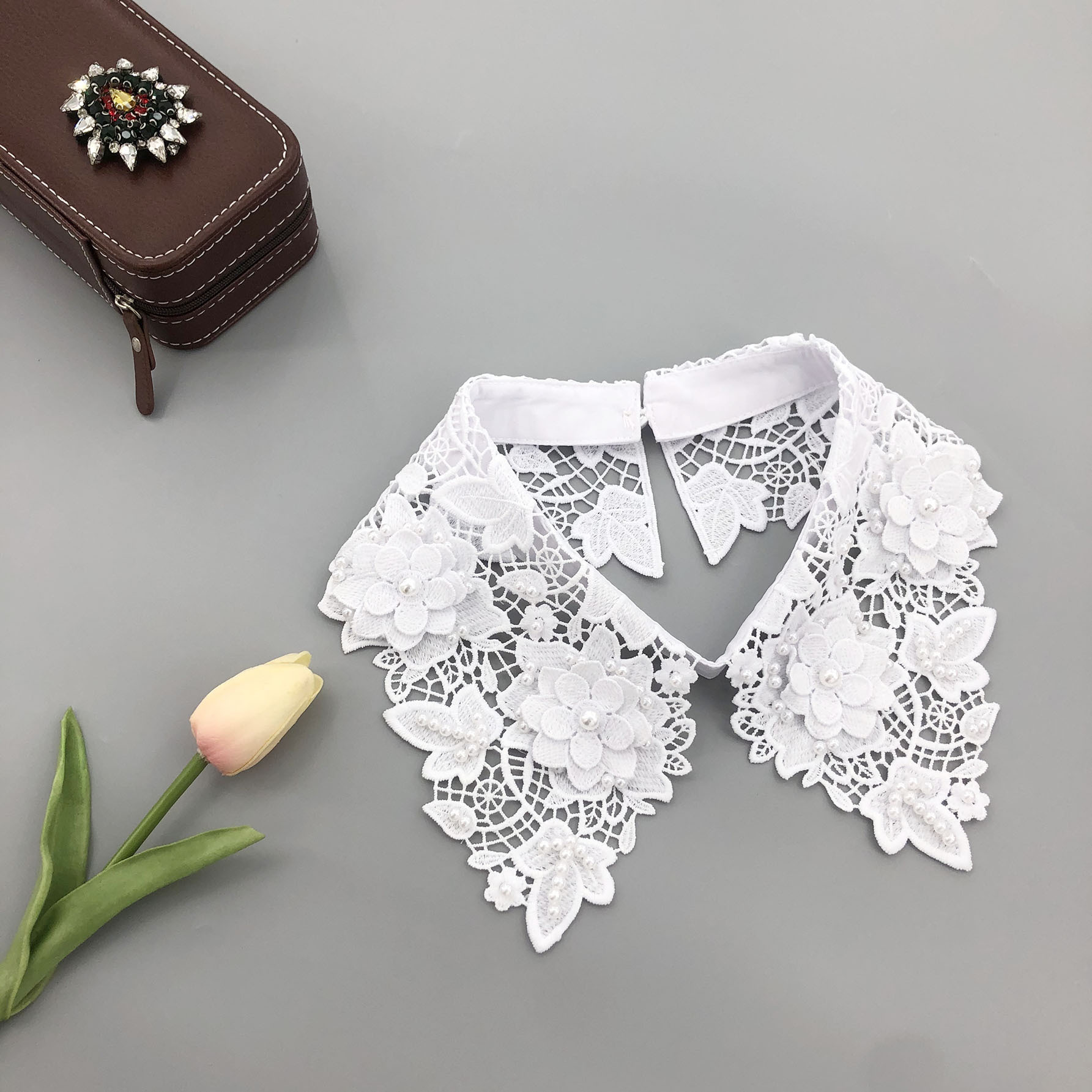 Stilvolle wasser lösliche blumen bestickte Accessoires für modische Käufer