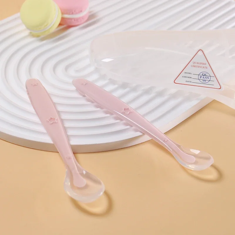Juego de cucharas de aprendizaje de silicona para bebé, vajilla de estrellas, cuchara de alimentación de silicona suave para entrenamiento, silicona Reborn, 2 uds.