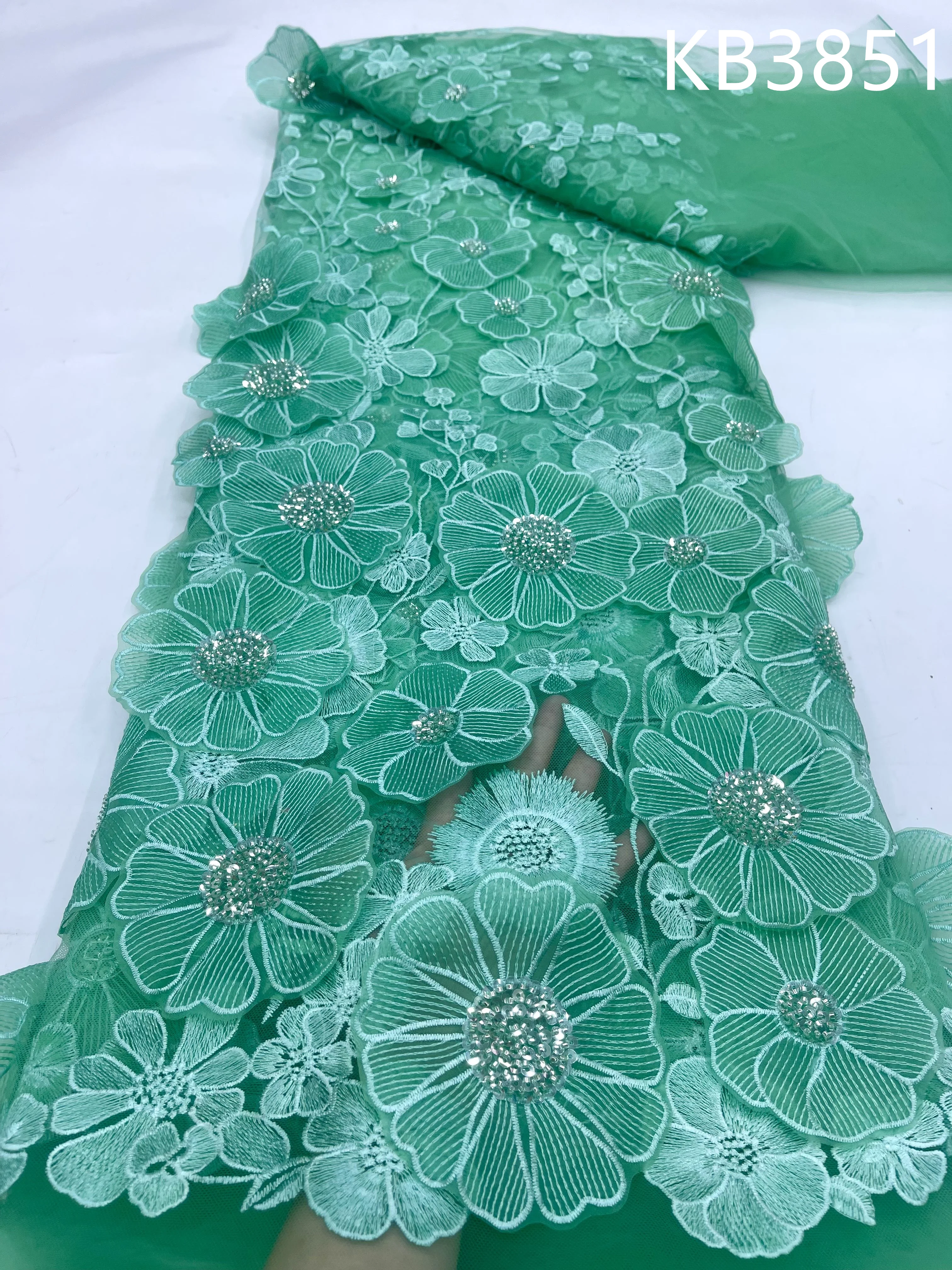 3D フローラオフホワイトチュールレースアフリカレース生地 2024 高品質刺繍レース生地ウェディングドレス縫製 KB3851