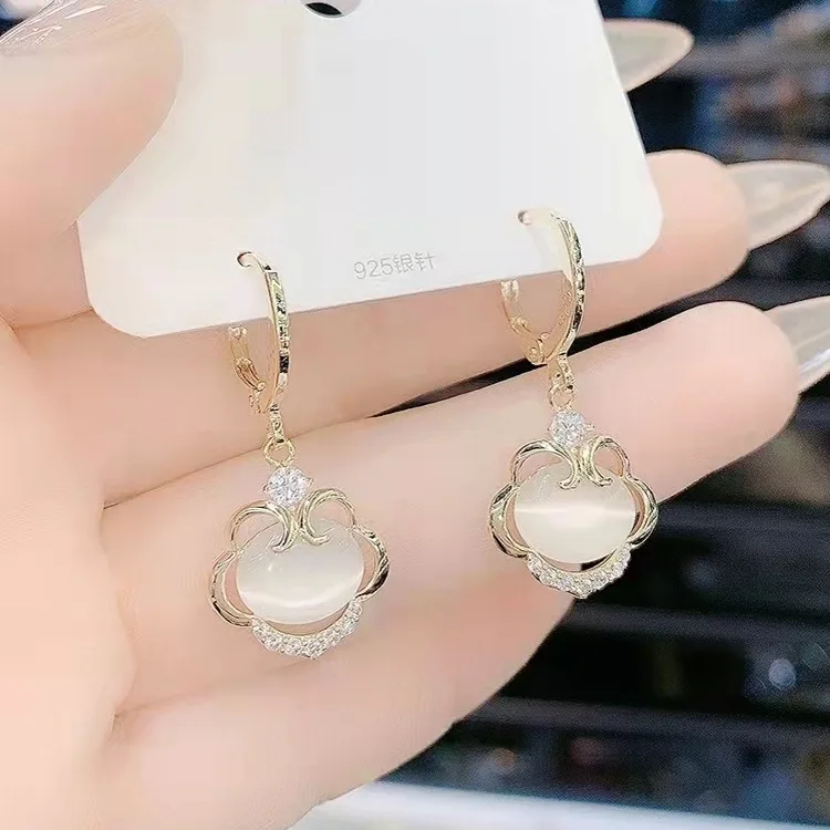 2022 Baru Wanita Mewah Berlian Imitasi Anting Opal Korea Mode Perhiasan Pesta Anak Perempuan Temperamen Aksesori Anting-Anting Yang Tidak Biasa