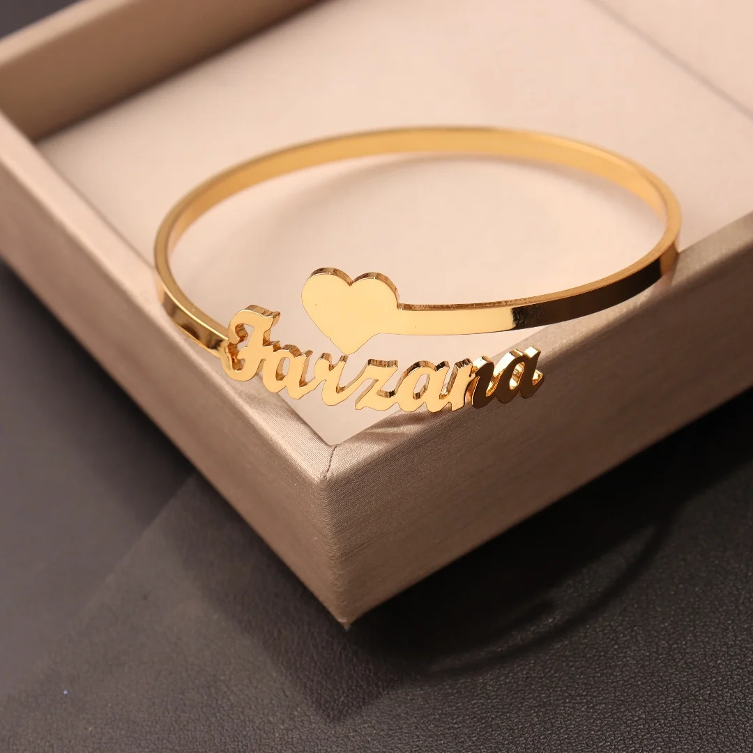 CUSTOM ชื่อกําไลข้อมือผู้หญิงสแตนเลสเปิดสร้อยข้อมือผู้หญิงเครื่องประดับคู่ชื่อคู่สร้อยข้อมือคริสต์มาสของขวัญ