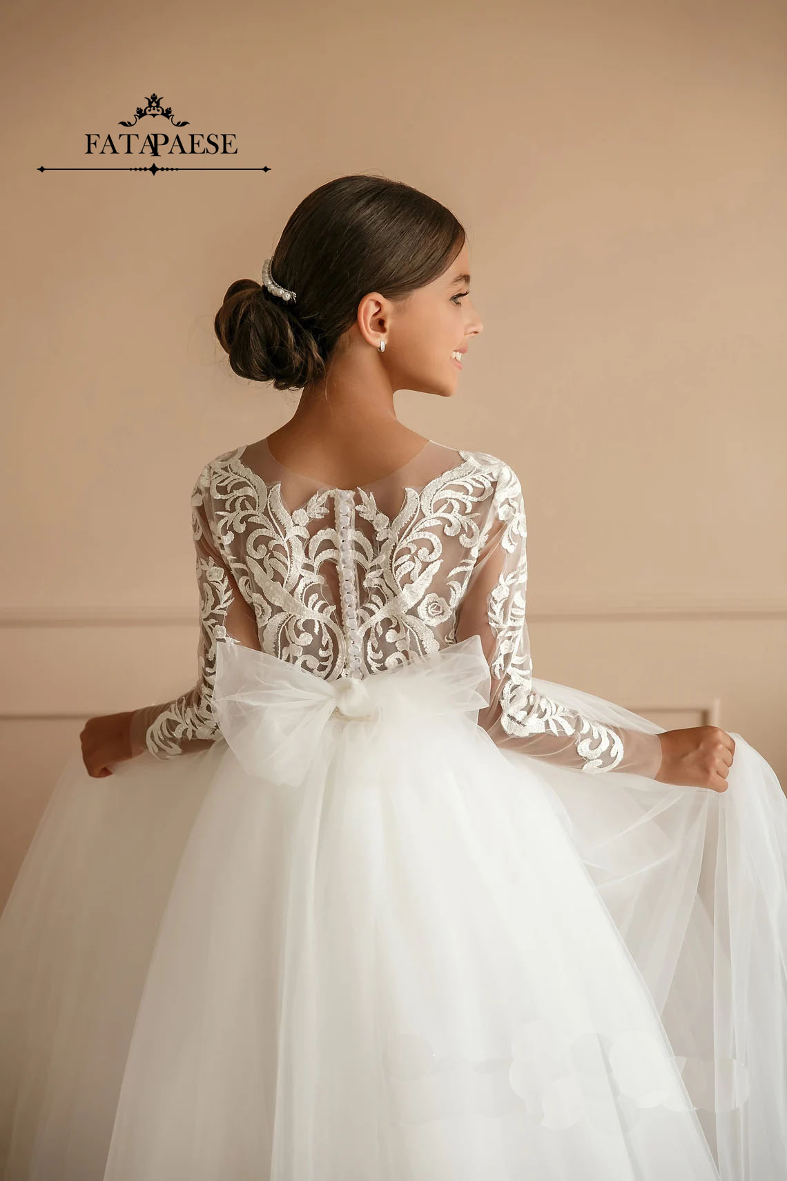 FATAPAESE สีขาวชุดแต่งงานสำหรับยาวเด็กผู้หญิงเสื้อลูกไม้ลายดอก Tulle สายชุดกับโบว์รถไฟ Appqulies งานแต่งงานแม้เด็ก