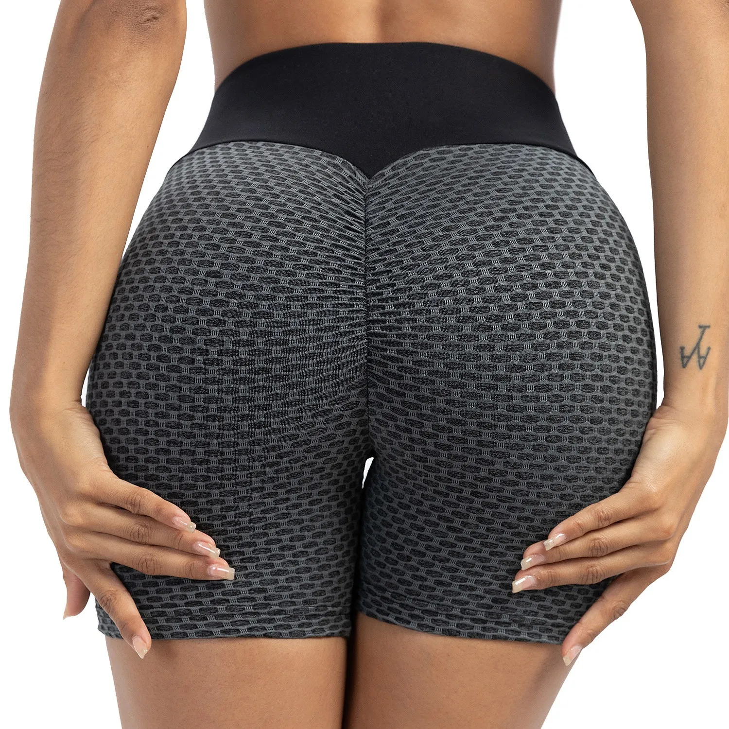 ผู้หญิงกีฬาสั้นโยคะ Legging กางเกงขาสั้น Squat Proof เอวสูงฟิตเนสกางเกงขาสั้น Quick Drying ขี่จักรยานออกกําลังกายกางเกงขาสั้น