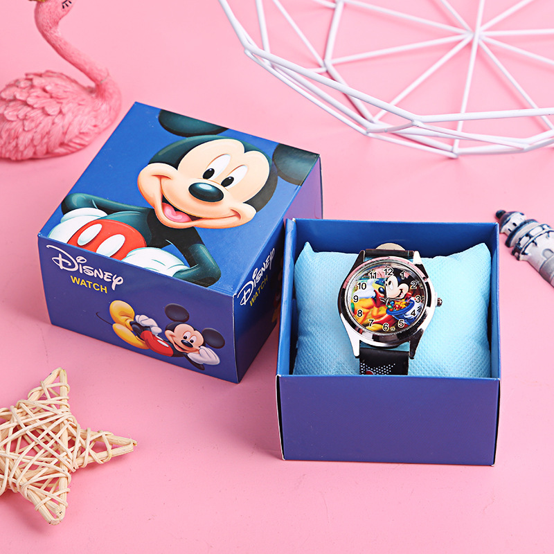 Disney Doraemon Kinderuhr Cartoon Anime Figur The Avengers Spiderman Mickey Kinderuhr Geschenk mit Box Zufälliges Zifferblattmuster