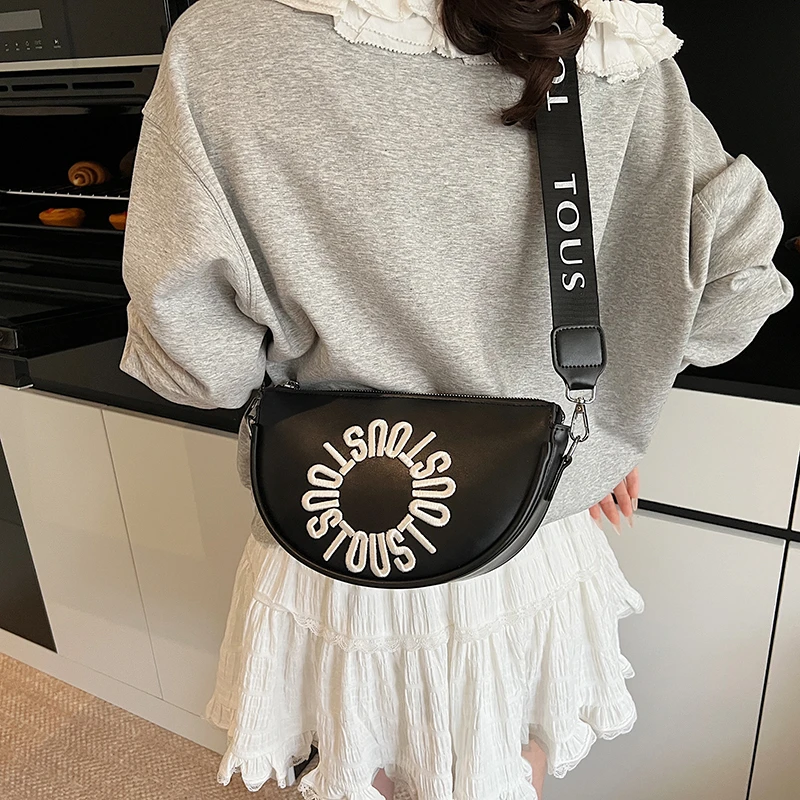 Luxe trendontwerper elegante dameshandtas - leren crossbodytas met ritssluiting, afneembare schouderband en charme