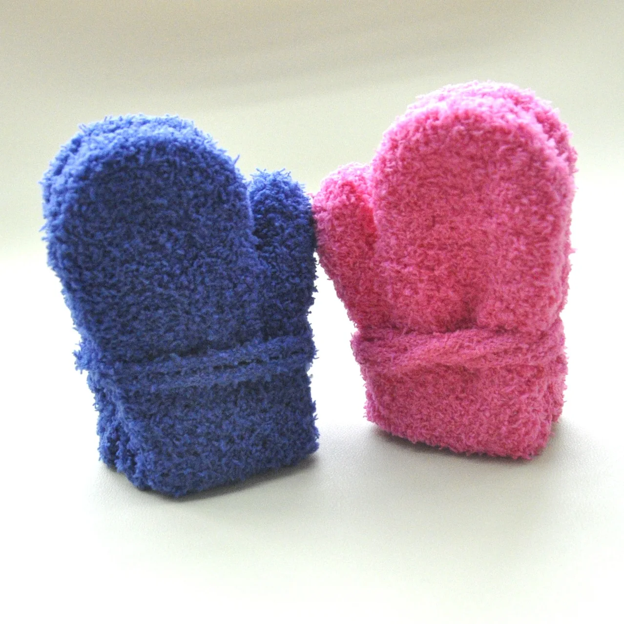 1-3Y เด็กฤดูหนาวหนา Plush พร้อมเชือกถุงมืออุ่นสําหรับชายหญิงใหม่กํามะหยี่ Mittens ขี่จักรยานกลางแจ้งถุงมือสกี