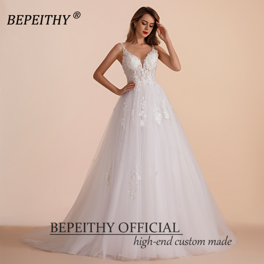 BEPEITHY Maßgeschneiderte weiße Spitze A-Linie Strandhochzeitskleider 2023, Vestidos De Novia Braut, V-Ausschnitt, Sweep-Zug, Boho-Brautkleid