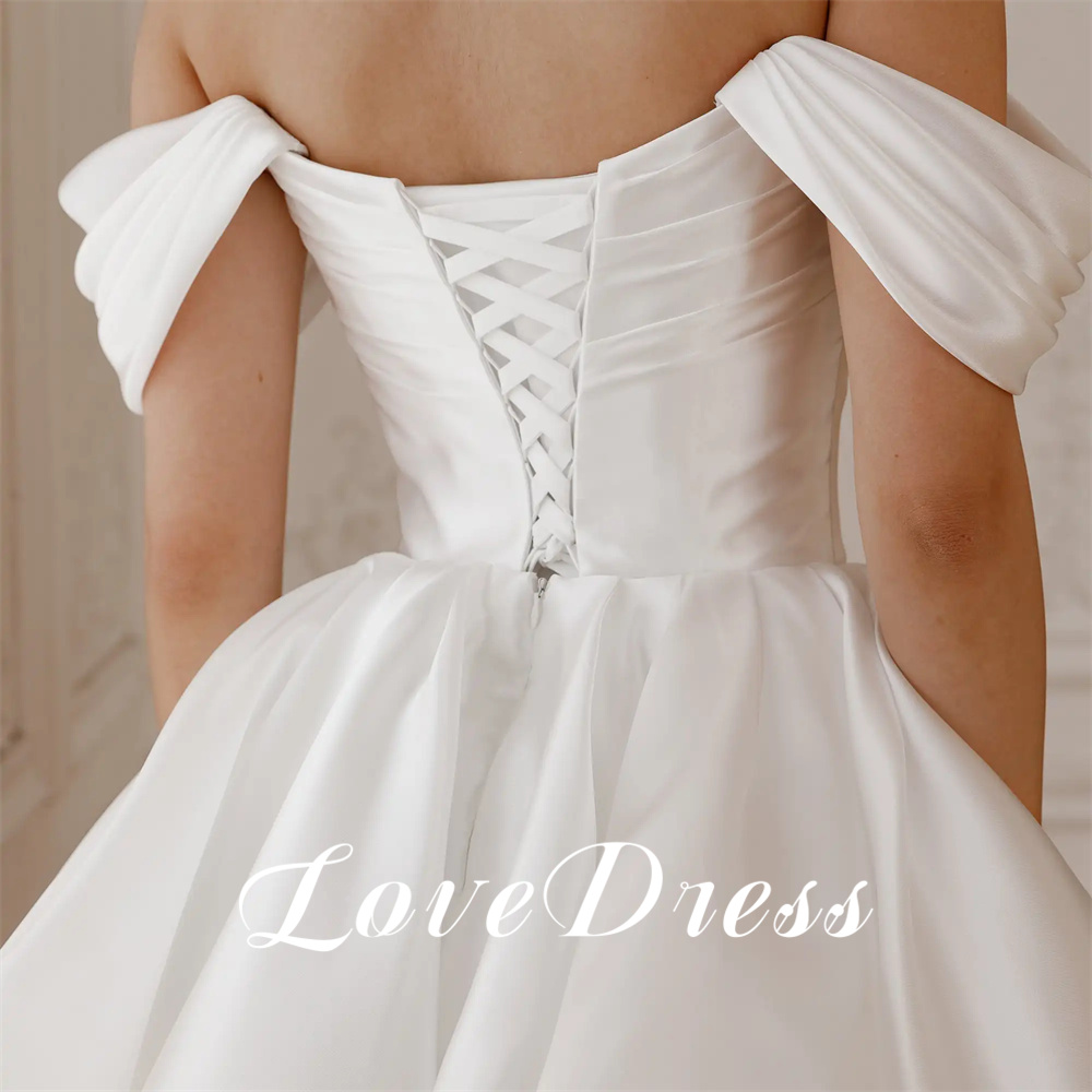 Abiti da sposa personalizzati Love semplici con spalle scoperte A-Line corti con macchie eleganti sopra il ginocchio pieghe mini abito da sposa con lacci sul retro