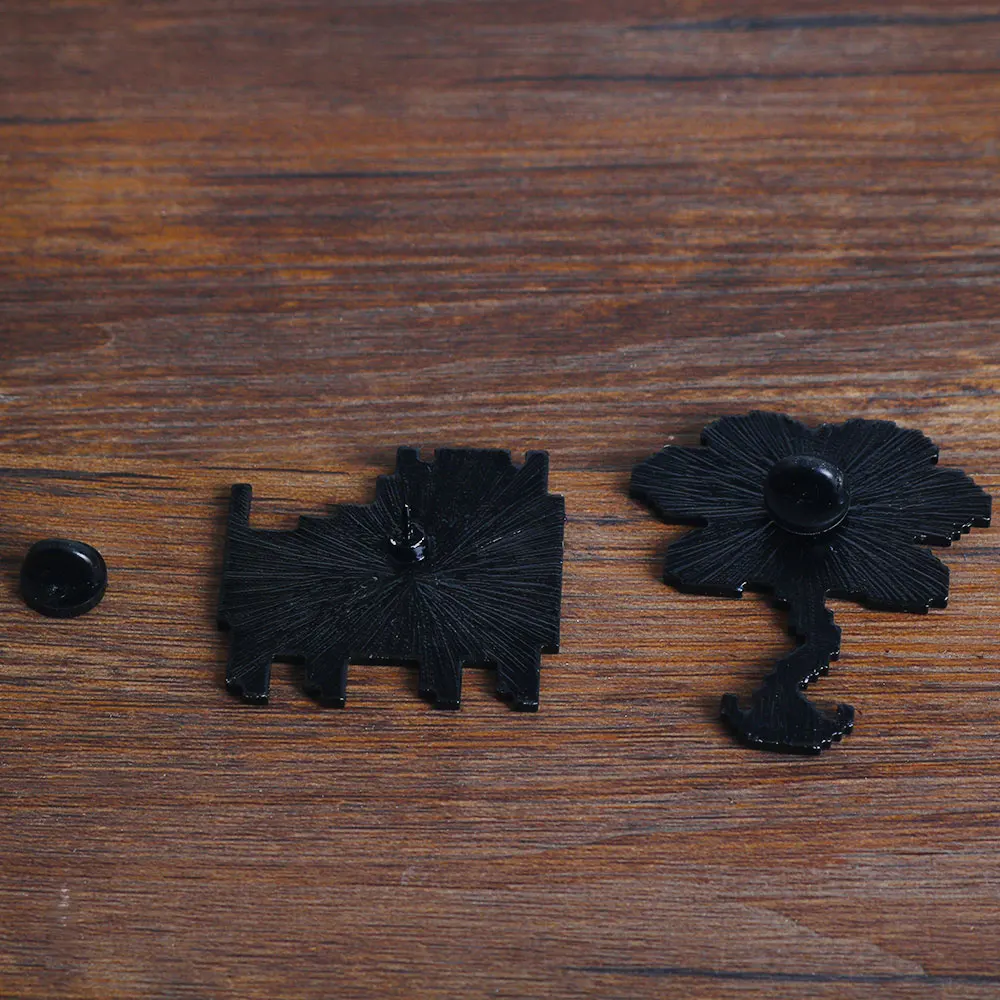 Sans Undertale เคลือบ Pins เกมที่กําหนดเองเข็มกลัดป้ายการ์ตูนของขวัญเครื่องประดับสําหรับเด็กเพื่อน