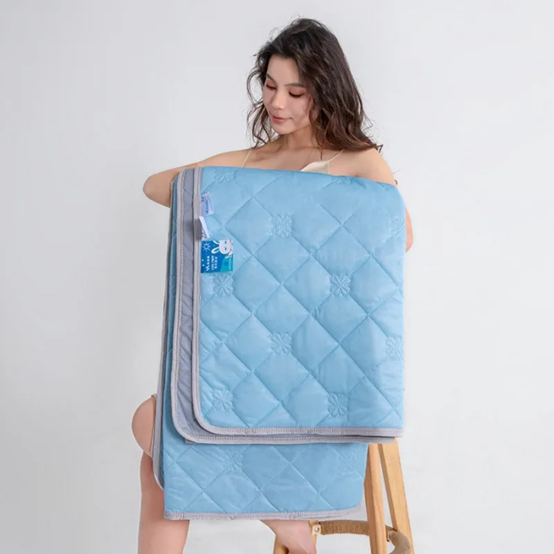 2025 nueva colcha de verano de helado de seda fresca, colcha de aire acondicionado con estampado de color sólido, colcha lavable con agua a máquina