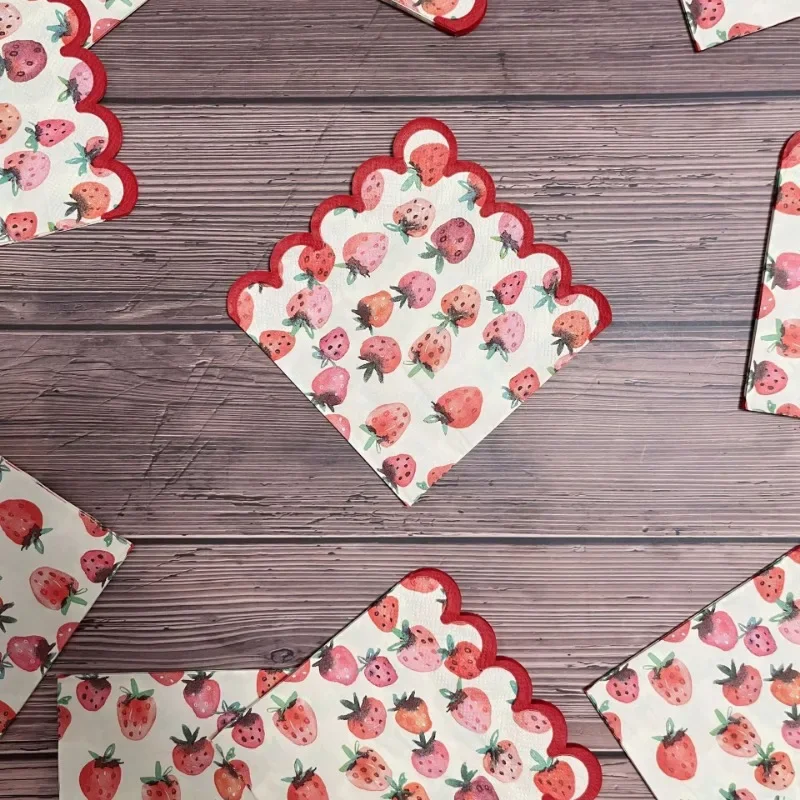 20pcs 25*25cm 3-Ply Red Strawberry Printed Cut Edge Cocktail Napkins Bar Party Paper Wavy Edge Printed Paper Placemats