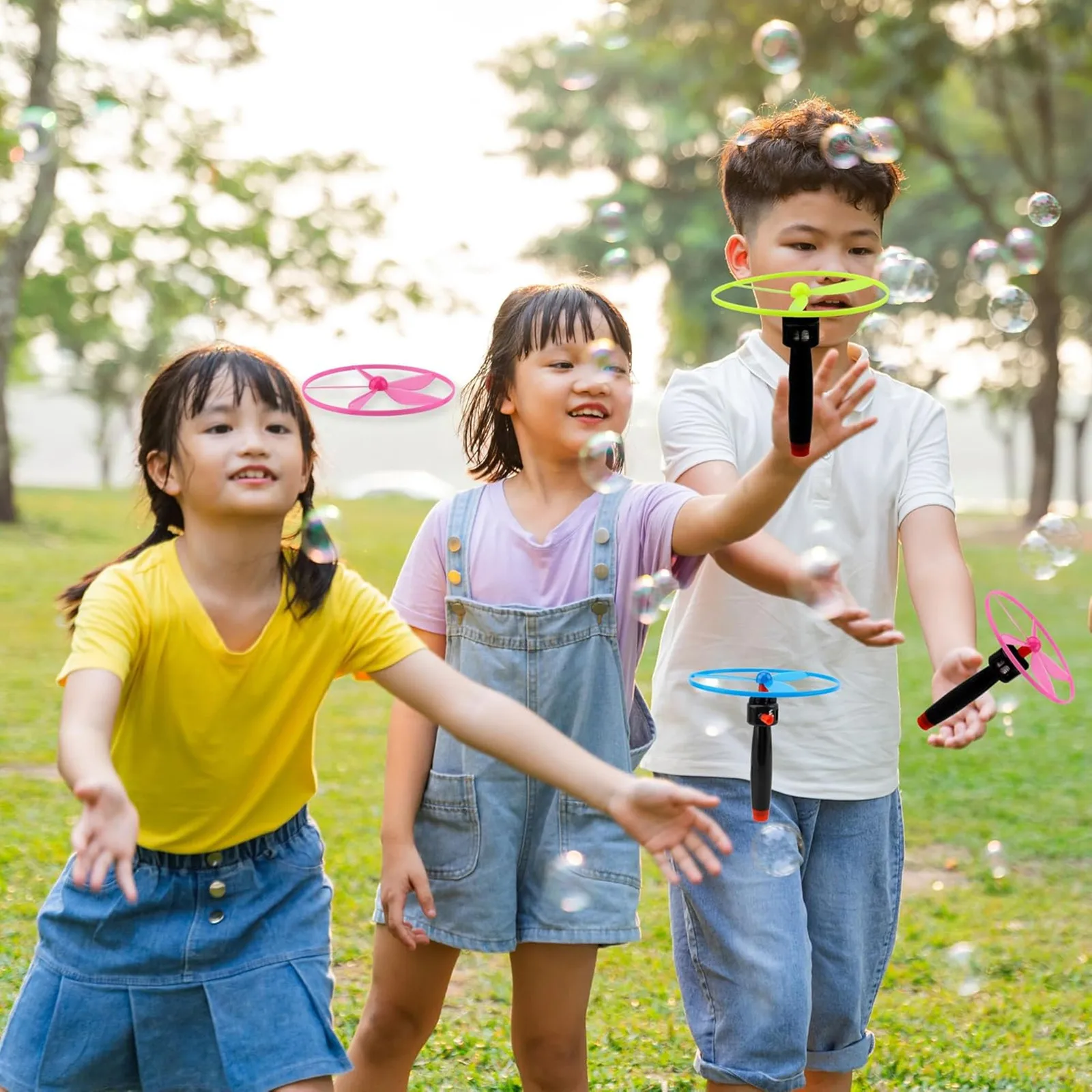 Flying Disc Toy Helicopter Playset Include 1 String Launcher and 2 Flying Saucer Outdoor Flying Disc Launcher Toy Random Colors