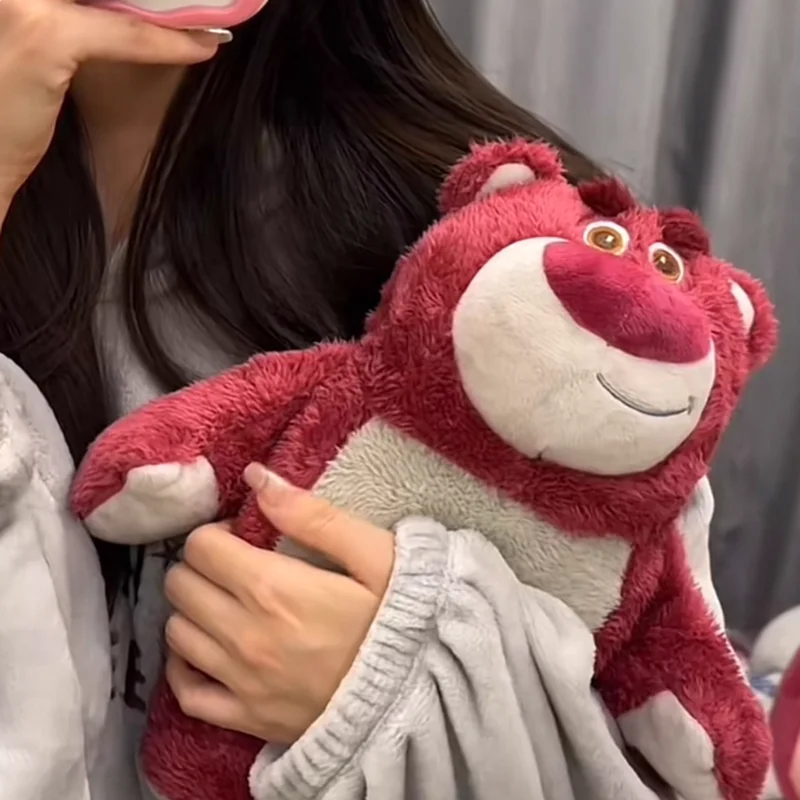 Botella de agua caliente de felpa de Anime Stitch Angel de Disney, calentador de manos con relleno de agua para el hogar para mujer, dibujos animados Extra grandes, regalos para niñas