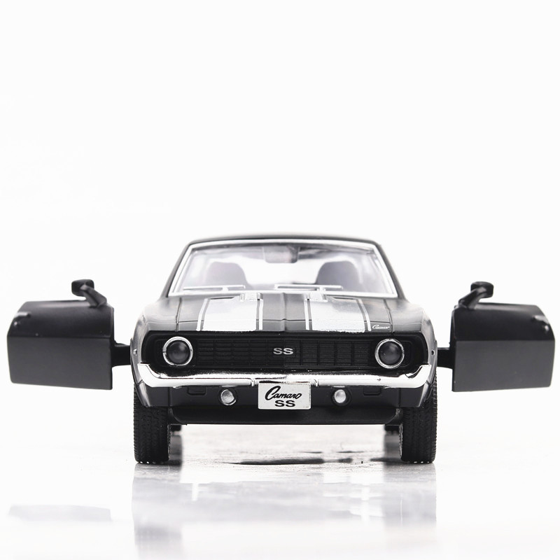 1:36 Chevrolet EUA 1969 Camaro SS Vintage Preto Fosco Diecast Metal Modelo de Carro Brinquedo Para Coleção Presente Crianças A318