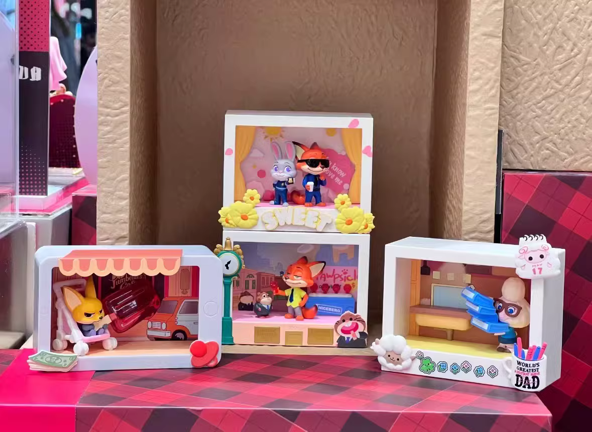 Hot Original Disney Zootopia Highlights Series Blind Box Handmade Birthday Trendy Desktop Ornament Toy Gift