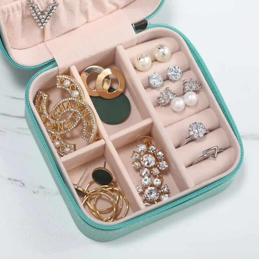 Portable Mini Jewelry Storage Box Earrings Necklace Ring Jewelry Organizer Display Travel Organizer Jewelry Leather Storage Case