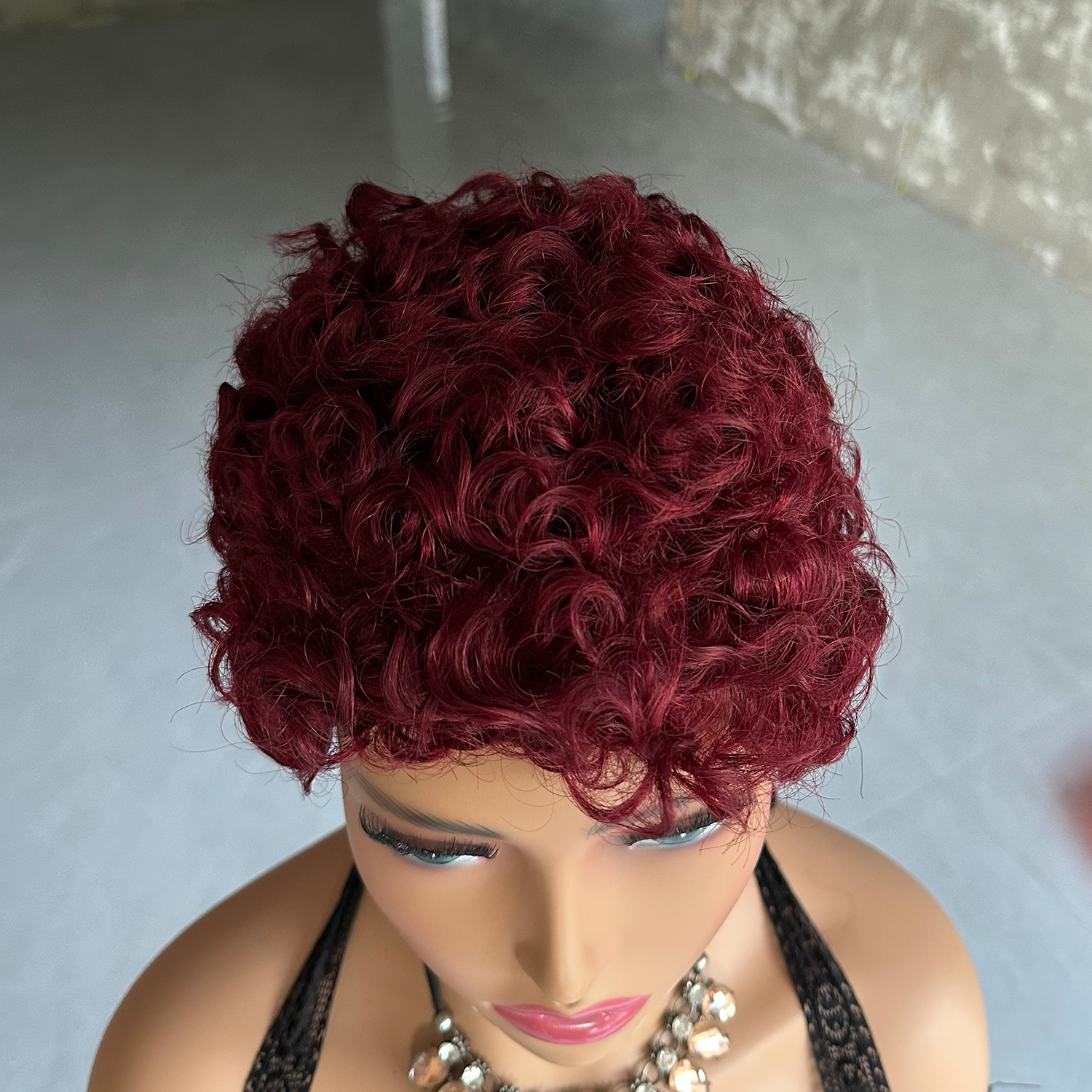 Krótkie kręcone peruki z ludzkich włosów Pixie Cut Brazylijskie peruki z ludzkich włosów dla czarnych kobiet Naturalne czarne kręcone peruki z ludzkich włosów
