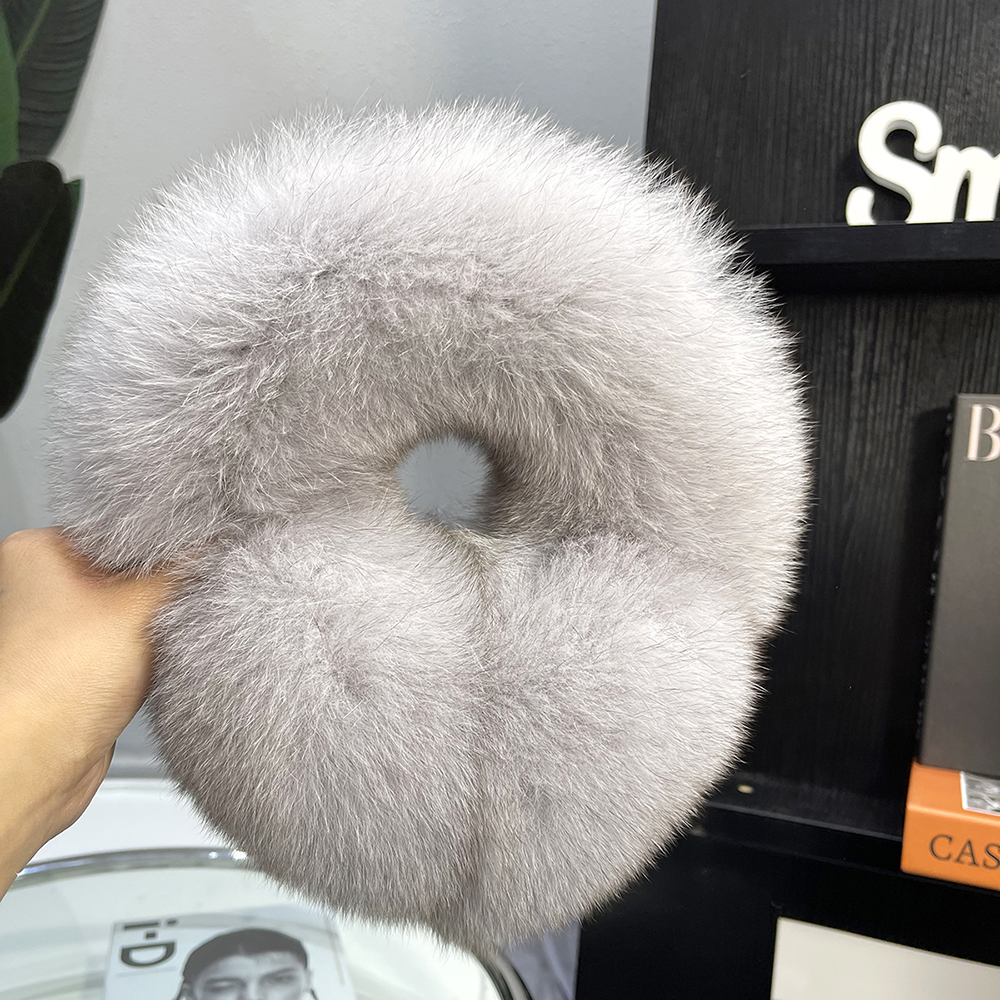 Nouveauté femmes en peluche véritable fourrure de renard cache-oreilles hiver dame gros pompons fourrure de renard moelleux cache-oreilles chaud 100% vraie fourrure de renard couverture d'oreille