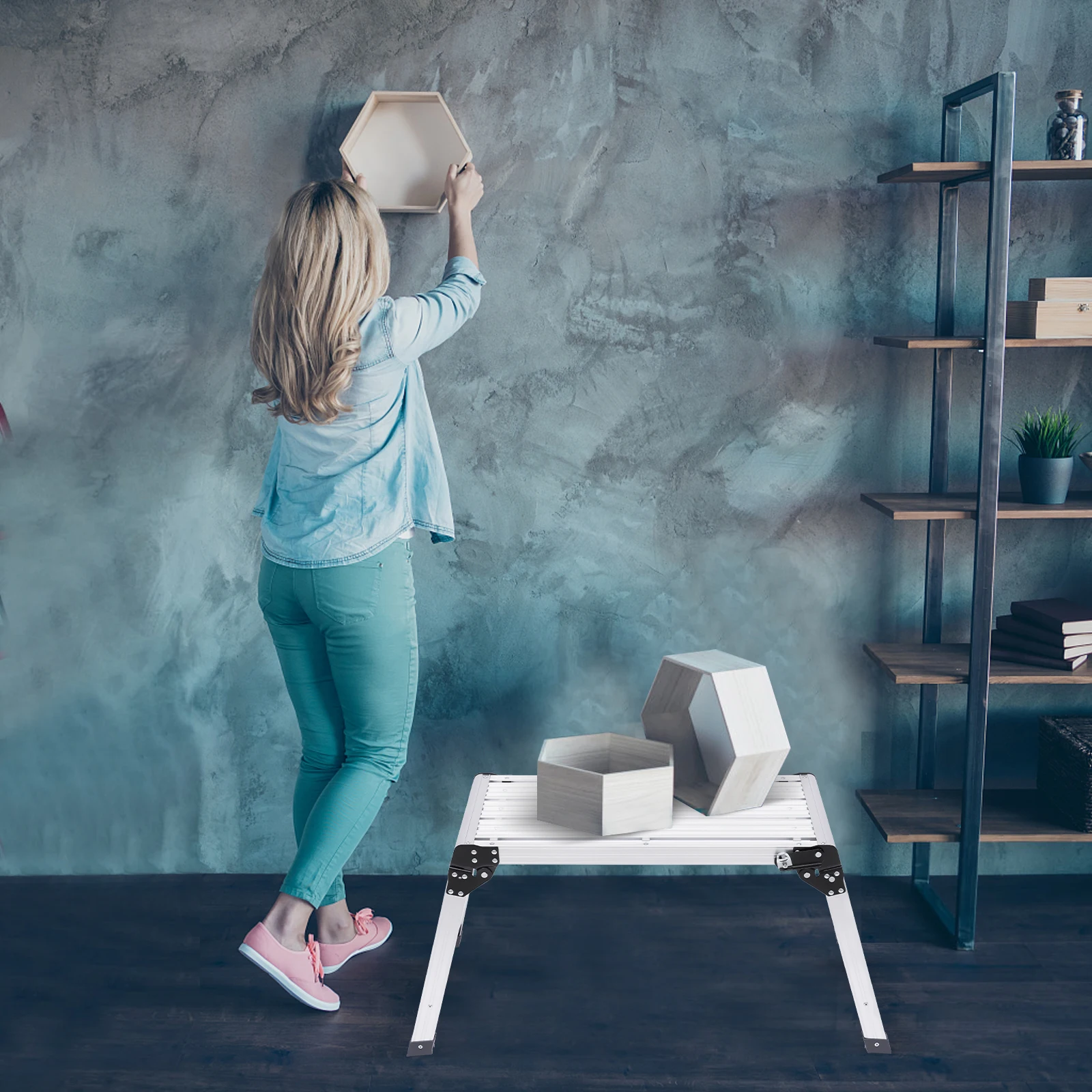 Scaletta con piattaforma in lega di alluminio Argento indipendente senza montaggio Trapezio moderno per pulire l'arredamento del campeggio per il lavaggio dell'auto