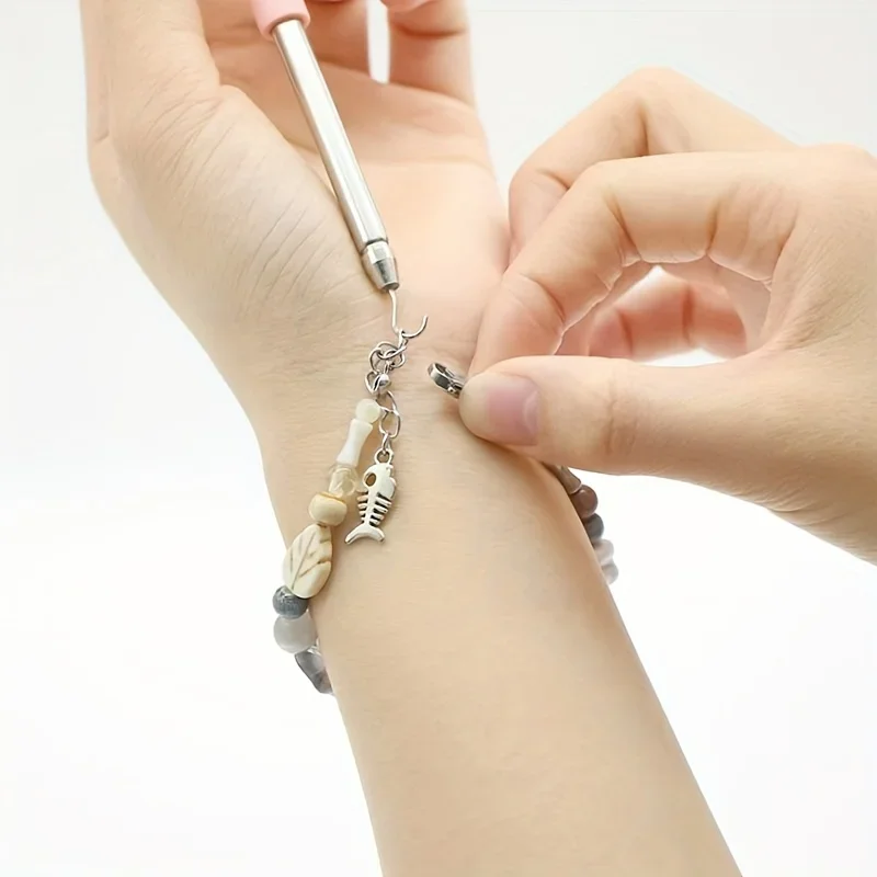 ช่วยสวมใส่สร้อยข้อมือเครื่องมือ Partner เครื่องประดับ Helper Fastening Aid ได้อย่างรวดเร็ว Unfasten Hooking อุปกรณ์คีม Clasps TIES ซิปหัตถกรรม