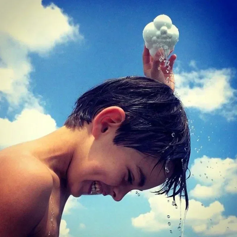 Cloud Shape ของเล่นอาบน้ําเด็กสําหรับเด็กสปริงเกลอร์อาบน้ํา Minimalist Design อุปกรณ์เสริม