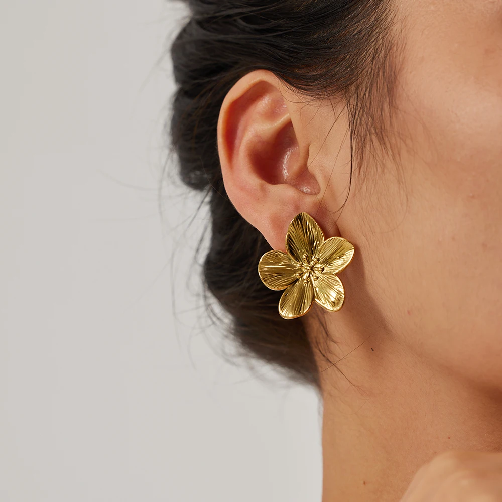 Uworld Anlauffreie Vintage 18k Gold Edelstahl Blume Metall Ohrringe Moderne Frauen Geschenk Mode Wasserdicht