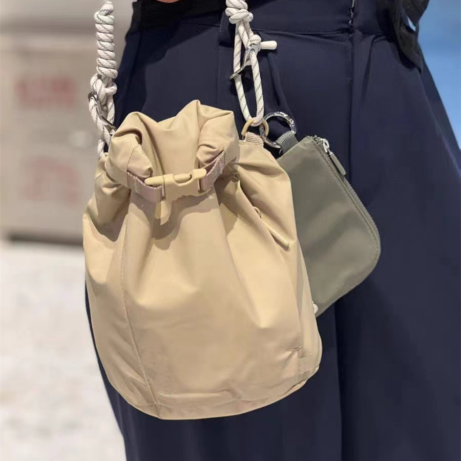 Lawaia kleine Beutel taschen für Frauen nützliche leichte Nylon Einfachheit Brust packung 25cm schwarze Männer Kordel zug Geldbörse Hobo Handtaschen