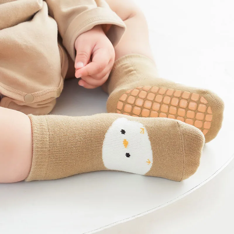 6 paia di calzini antiscivolo per bambini, simpatici cartoni animati con volpe e orso, calzini da pavimento per bambini, ragazzi e ragazze, comodi per i più piccoli
