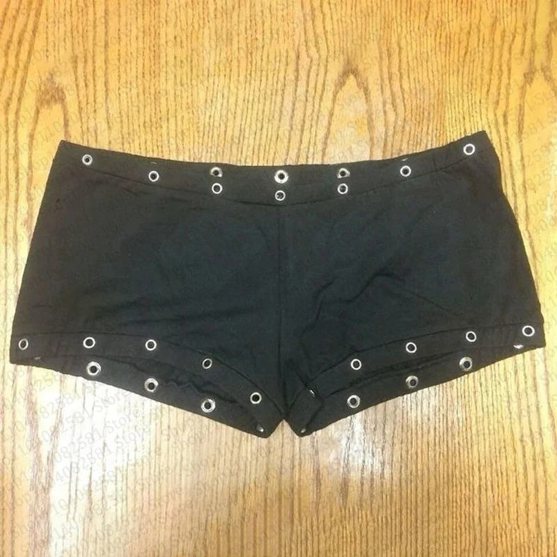 Hot girl Grunge fashionable Y2K shorts with rivet design hip-hop cut shorts street wear punk hot pants unique retro pants emo
