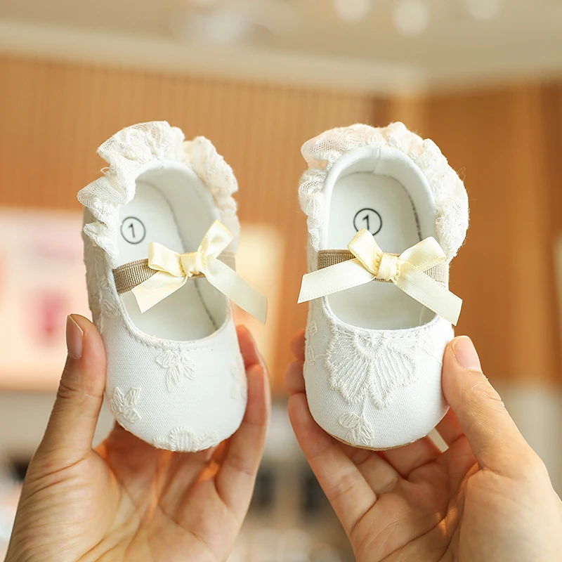 น่ารักลูกไม้สีขาวเด็กสาวเจ้าหญิงรองเท้าเด็กรองเท้าแตะ Moccs รองเท้า Bow Fringe ยาง Soled รองเท้ากันลื่นรองเท้าเปล
