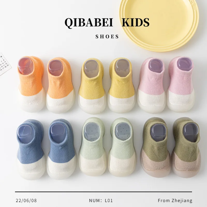 Sapatos de sola de borracha macia antiderrapante para meninos e meninas, sapatos de caminhada de bebê, moda simples, combinação de cores, versão coreana, primavera e verão