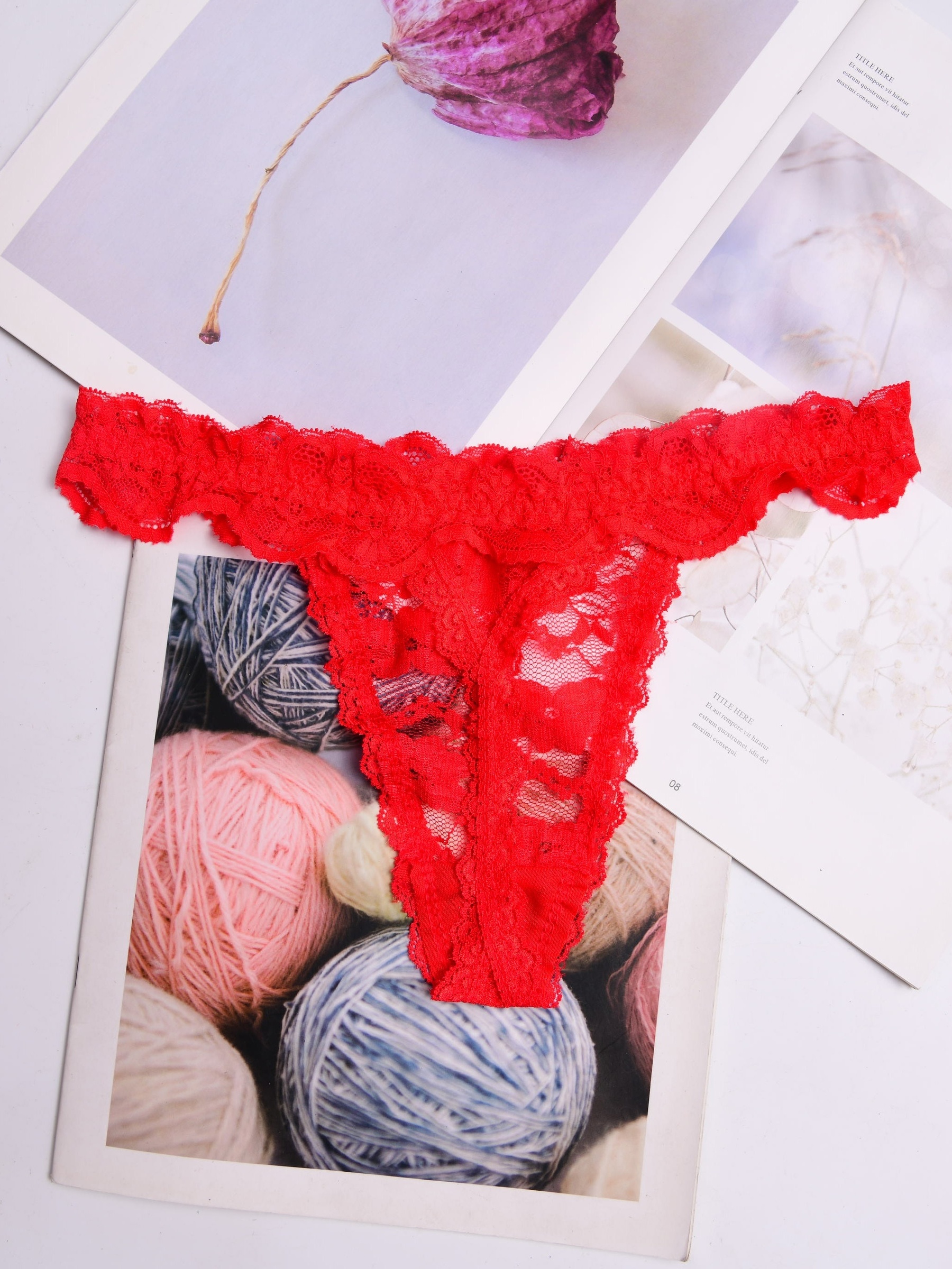 Tanga Sexy de encaje para mujer, ropa interior, bragas, parte trasera en T, envío gratis, 1 unids/lote, zhx71