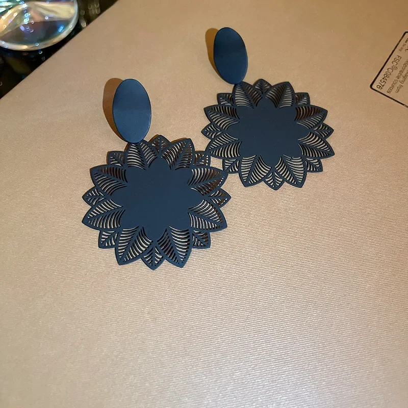 Vintage Schwarz Farbe Blume Tropfen Ohrringe Für Frauen Gothic Geometrische Schmetterling Herz Flügel Ohrring Partei Schmuck