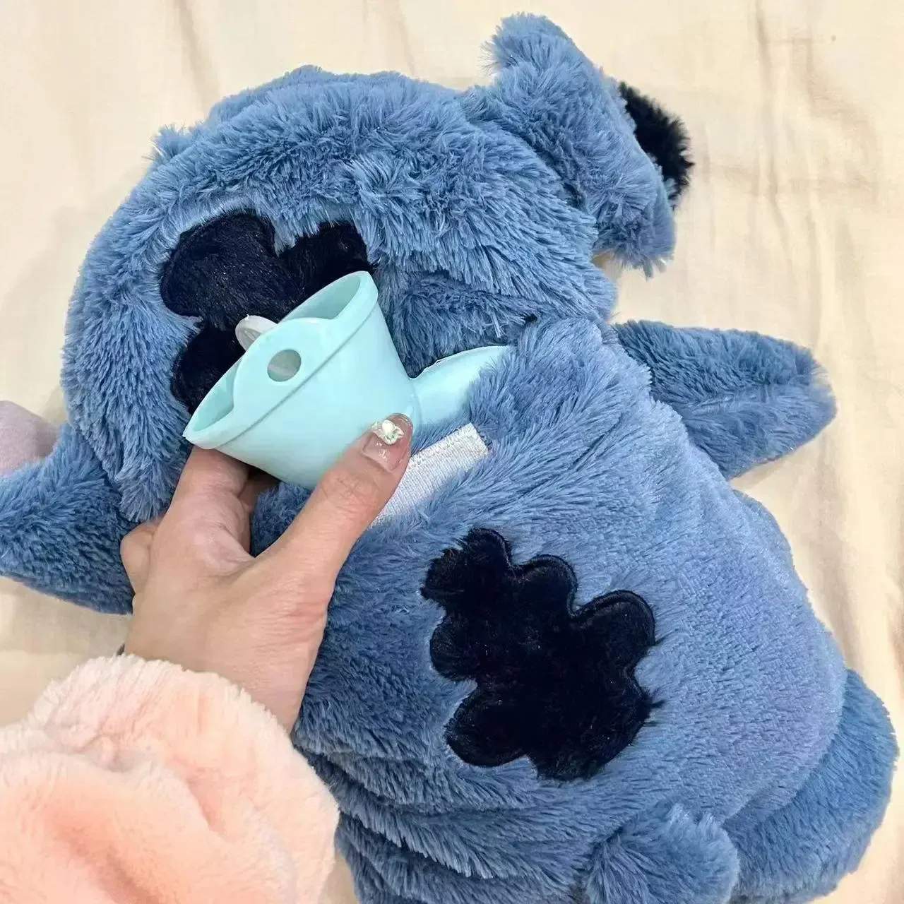 Stitch Angel Lotso-botella caliente de felpa para mano, botellas de agua caliente Kawaii, bolsa de mano cálida portátil suave para invierno, juguetes de Anime, regalo de Navidad