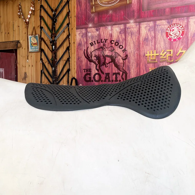 Almofada de sela de gel equestre antiderrapante resistente ao frio design de absorção de choque com ventilação para passeios de trilha de longa distância