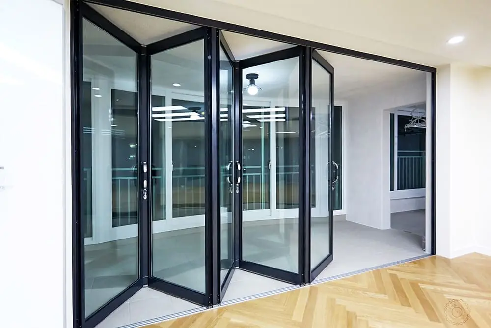 Porta pieghevole tipo fisarmonica DN Design personalizzato interno Porta pieghevole/bi-fold in vetro di alluminio Porte scorrevoli per balcone per villa