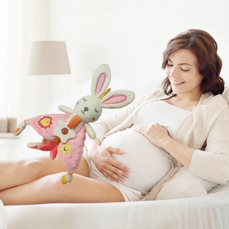 赤ちゃんのおもちゃかわいい生地三角枕エッジなだめる布赤ちゃん睡眠人形に入ることができなだめる人形赤ちゃんのおもちゃリング音
