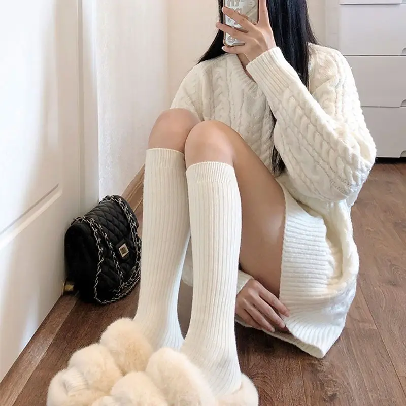 Calcetines tejidos de otoño e invierno para mujer, calcetines cálidos hasta la rodilla con barra Vertical de Color sólido, calcetines Lolita de moda Harajuku