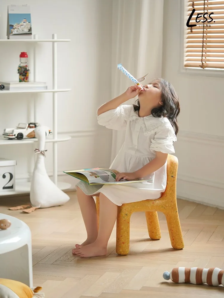 Mesa y sillas de estudio para niños pequeños, taburete de plástico para jardín de infantes, banco pequeño resistente y duradero