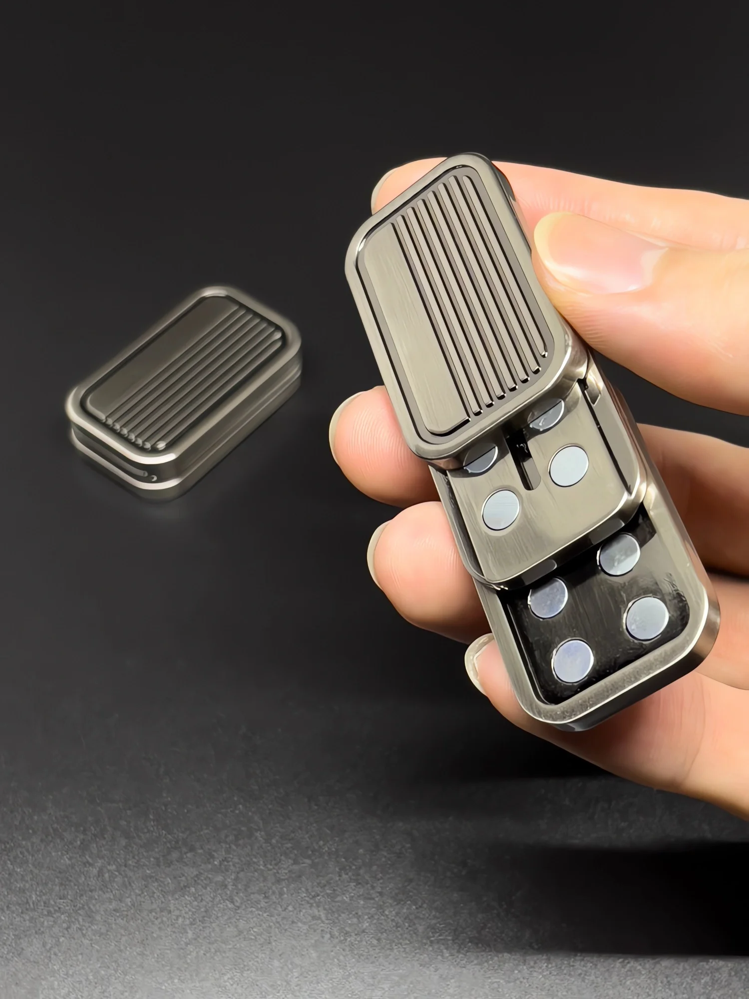 Triple Push Slider Magnetic Fidget Slider, กล้องรูป ADHD Push Slider ของเล่นโลหะกดคลิกความวิตกกังวลความเครียดบรรเทา Fidget ของเล่น