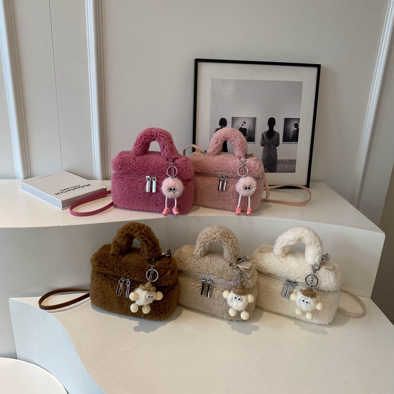 2025, Damentasche, modische pelzige Handtasche für Damen, tragbare Umhängetasche