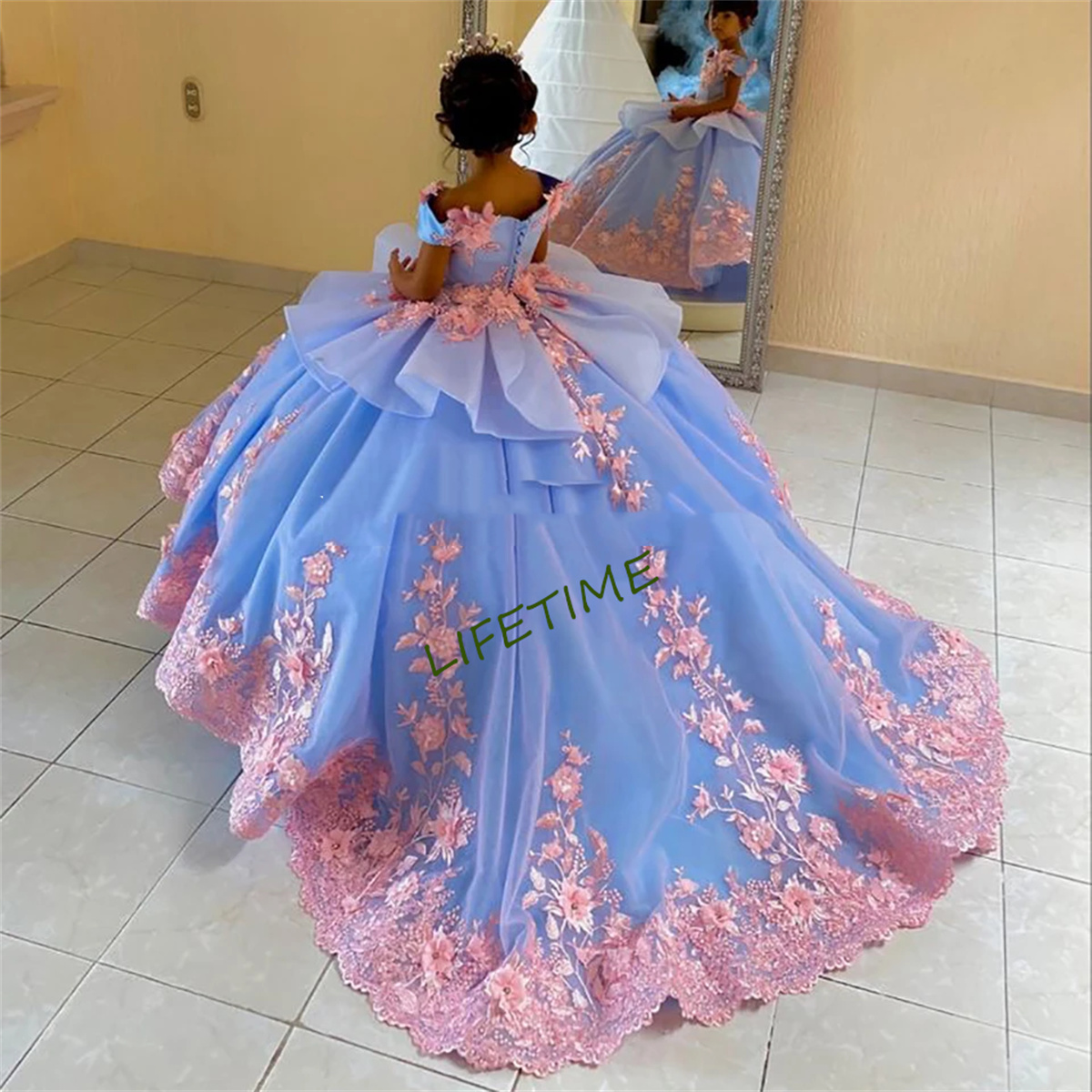 2024 Luxus blaue Blumen mädchen Kleider für Hochzeit Prinzessin Ballkleid Spitze Applikationen von der Schulter V-Ausschnitt Kinder Erstkommunion Kleid